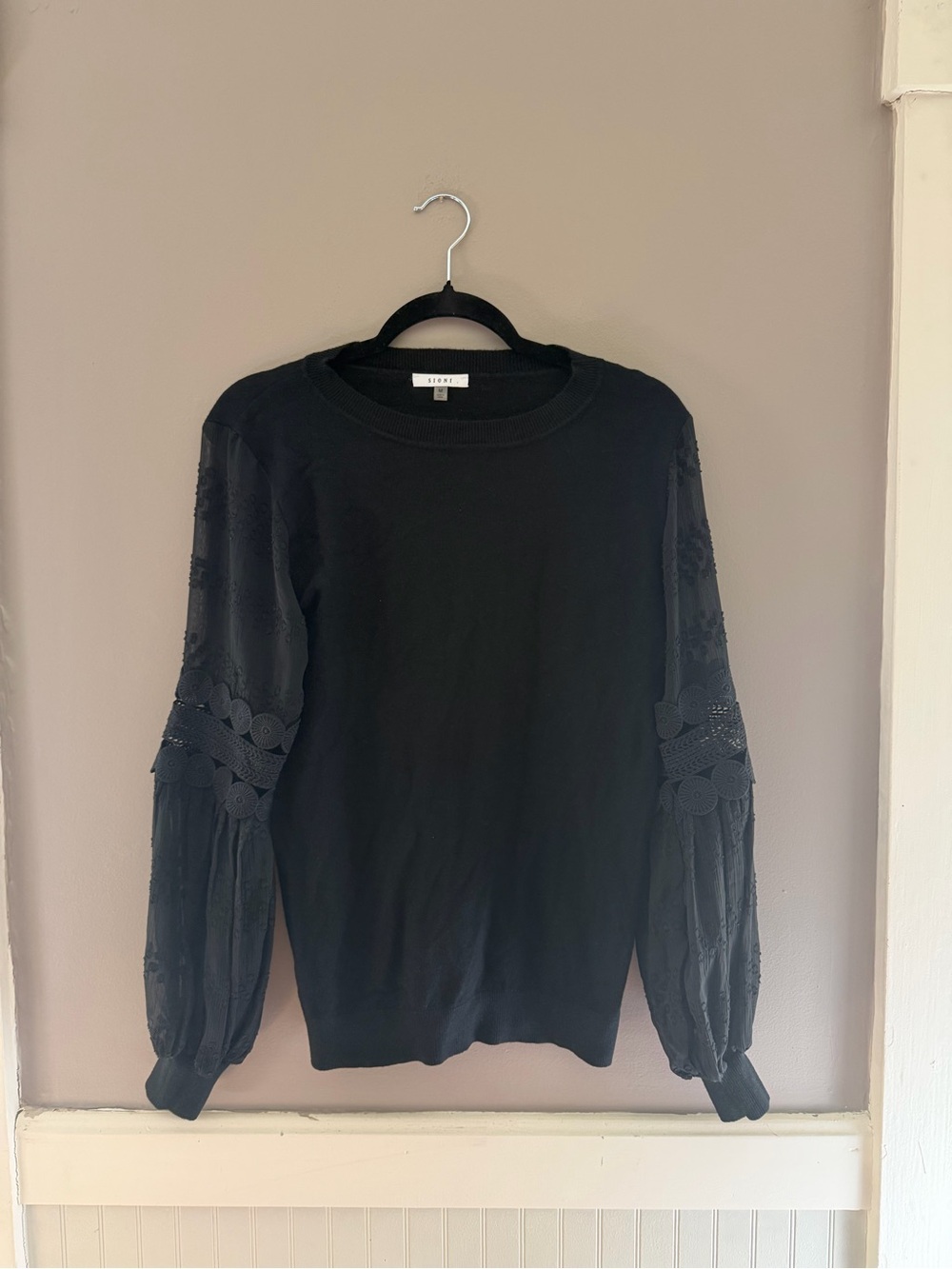 Sioni Black Lace-Panel Balloon Sleeve Sweater